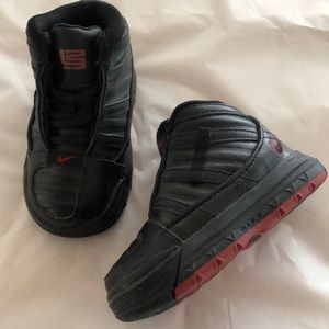Shoes toddler boys new size 4M Little Lebron Nike